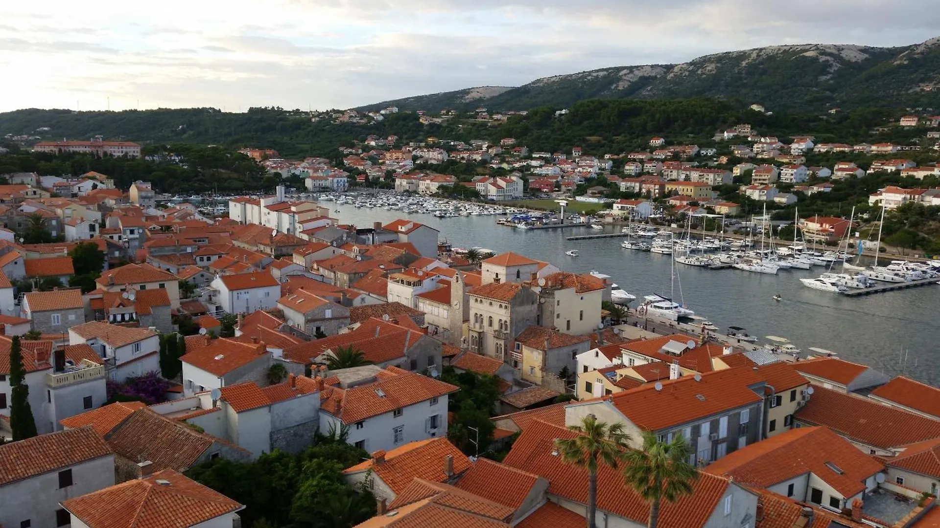 Charmantes Appartement Mit Grosser Terrasse Supetarska Draga Croatia